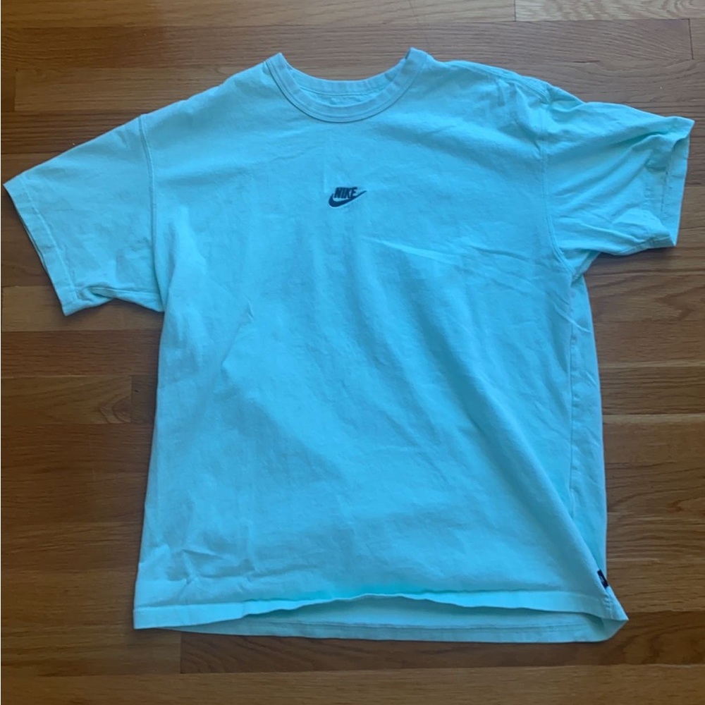 Nike loose fit tee size L